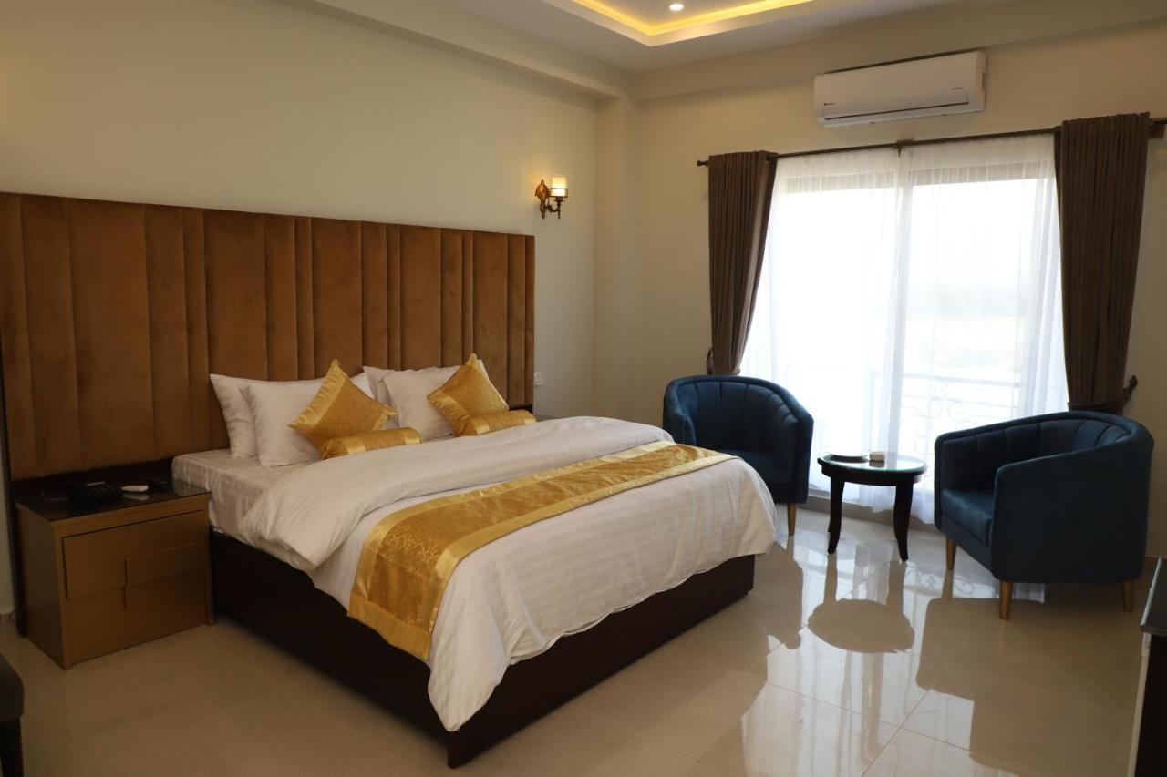 Swat Palace Hotel By Northin Mam Derai Екстер'єр фото