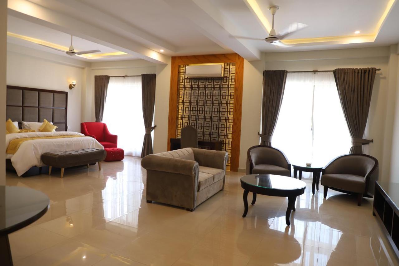 Swat Palace Hotel By Northin Mam Derai Екстер'єр фото