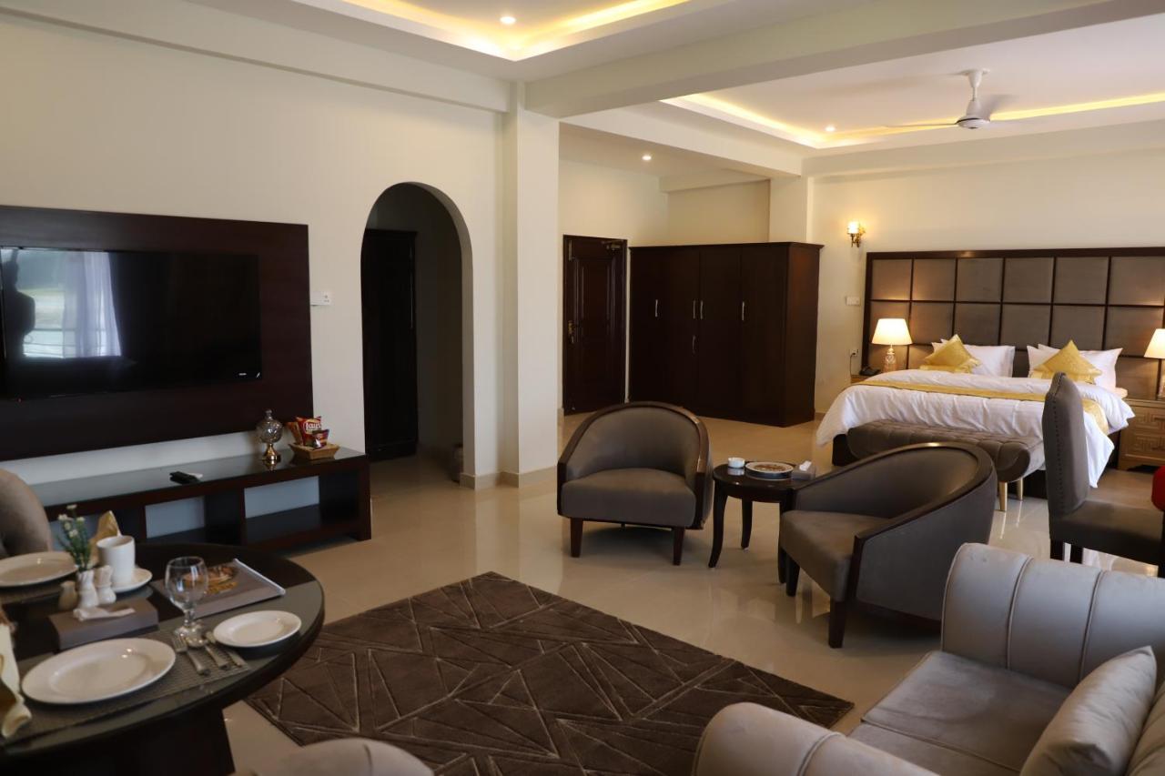 Swat Palace Hotel By Northin Mam Derai Екстер'єр фото
