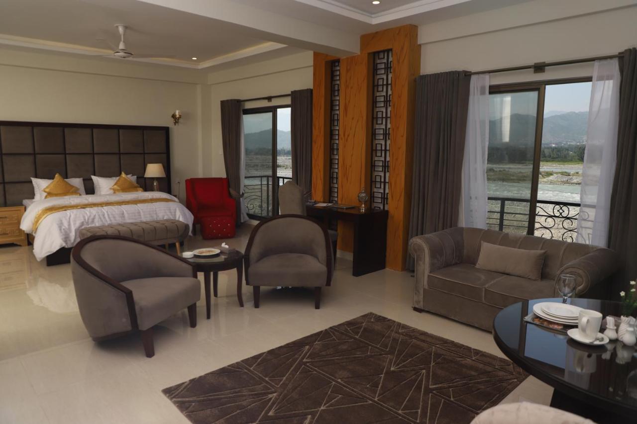 Swat Palace Hotel By Northin Mam Derai Екстер'єр фото